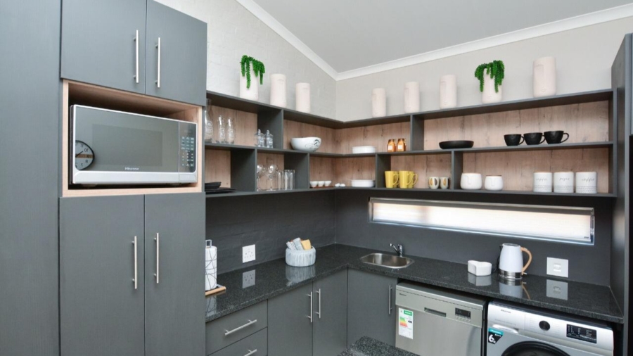 To Let 2 Bedroom Property for Rent in Van Der Hoff Park North West